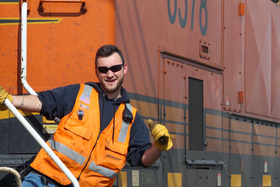 Tom Fleischmann riding his way through work on BNSF 6578